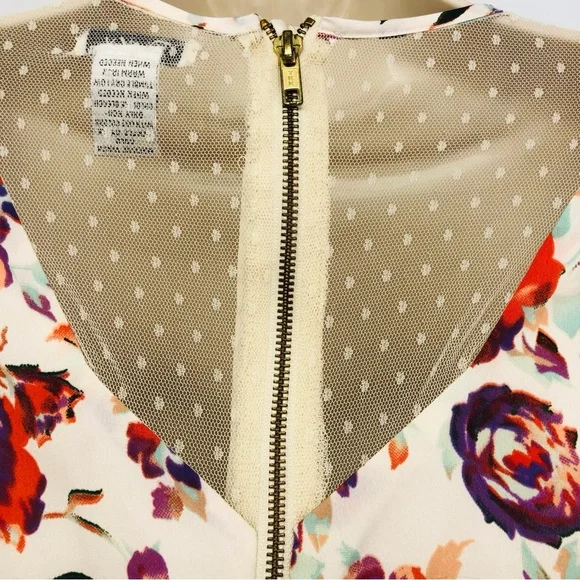 Pinky Floral and Lace Sleeveless Dress - Picture 8 of 16